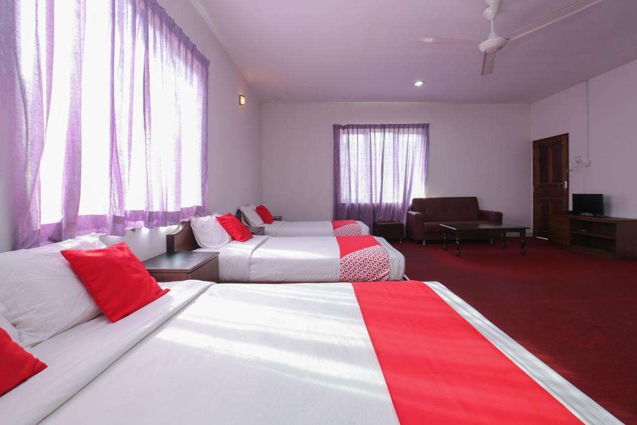 Oyo 8966 Dee Wana Resort 1 Pasir Puteh Exterior foto