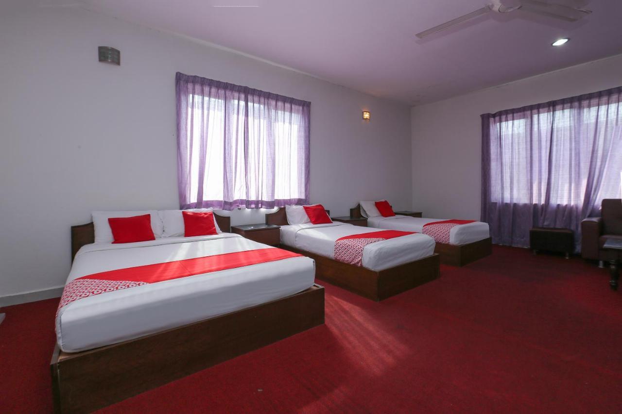 Oyo 8966 Dee Wana Resort 1 Pasir Puteh Exterior foto