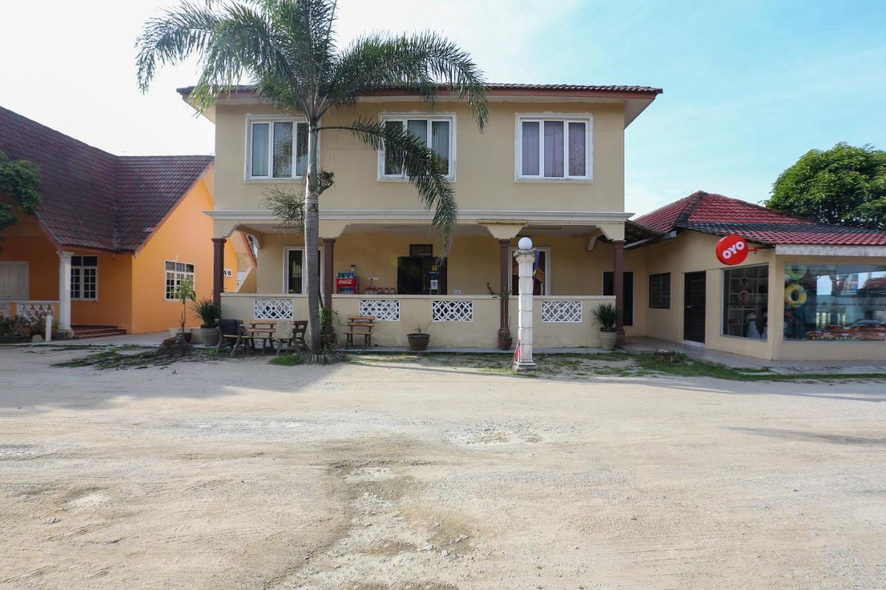 Oyo 8966 Dee Wana Resort 1 Pasir Puteh Exterior foto